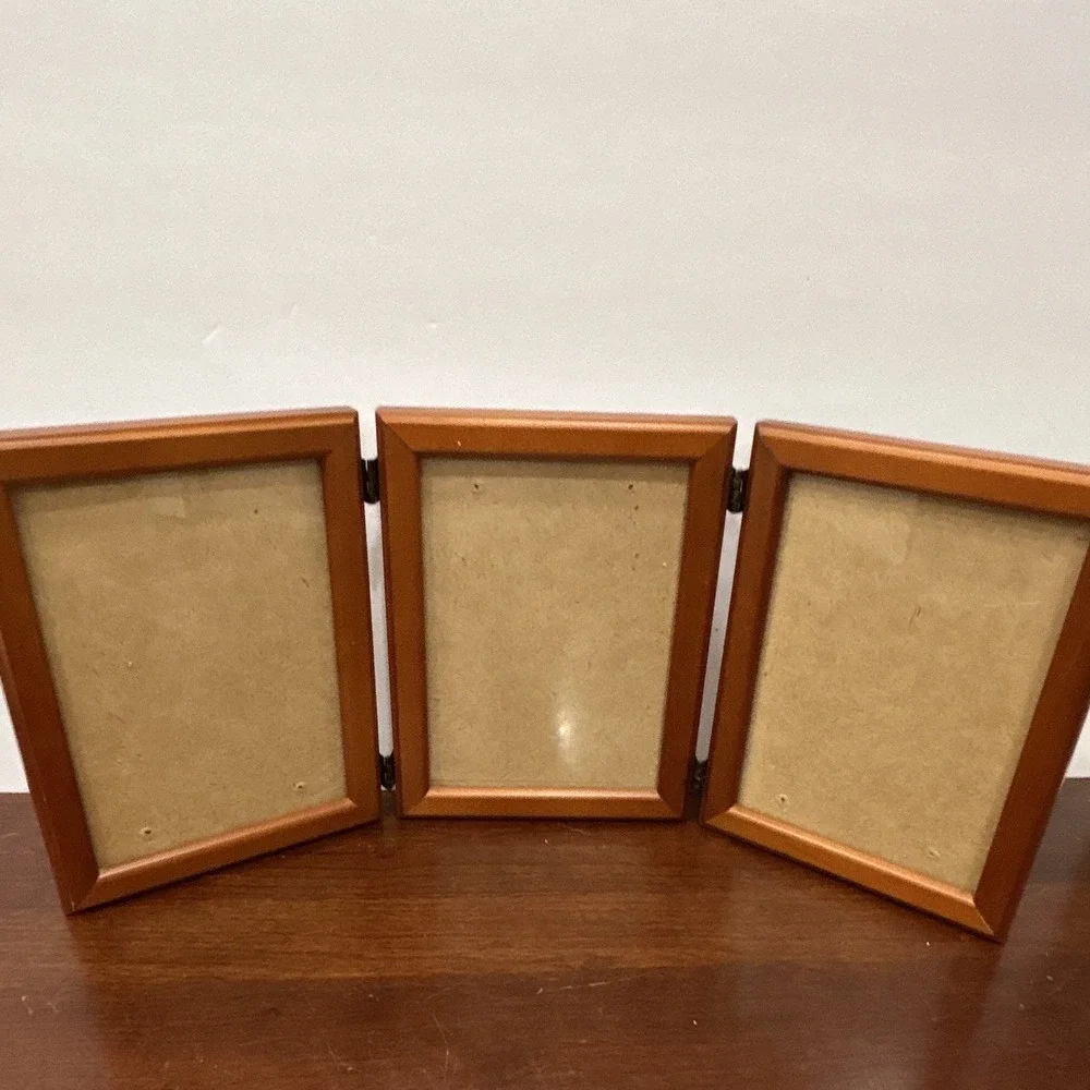 Weston Gallery Artistry Triple Walnut 5x7 Hinged Picture Frame